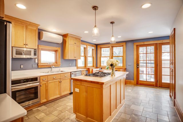 2450 W 24th Street, Minneapolis, MN 55405