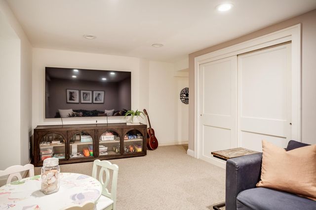 2450 W 24th Street, Minneapolis, MN 55405