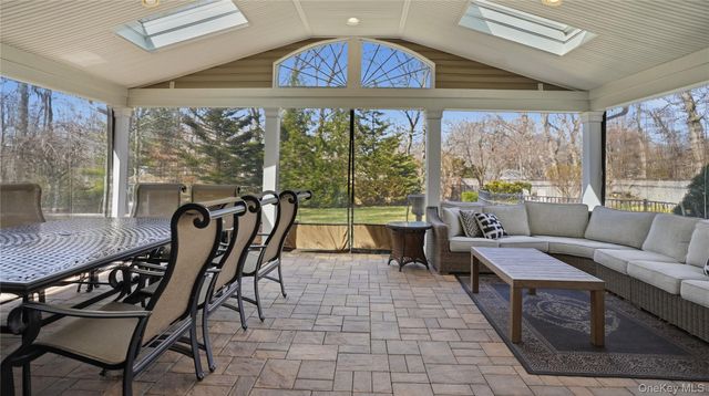5 Clemens Court, East Setauket, NY 11733