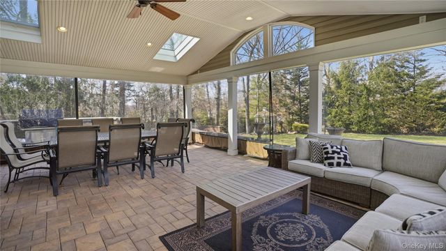 5 Clemens Court, East Setauket, NY 11733