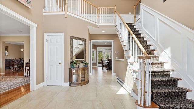 5 Clemens Court, East Setauket, NY 11733