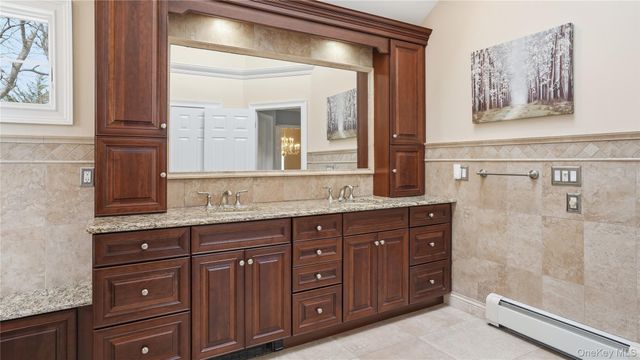 5 Clemens Court, East Setauket, NY 11733