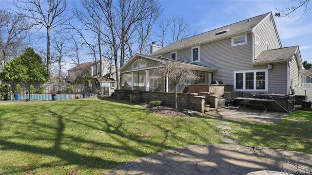 5 Clemens Court, East Setauket, NY 11733