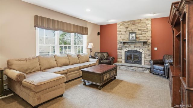 5 Clemens Court, East Setauket, NY 11733