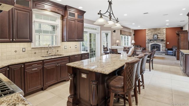 5 Clemens Court, East Setauket, NY 11733