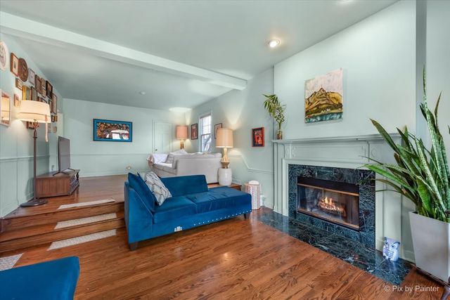 507 S Hi Lusi Avenue, Mount Prospect, IL 60056