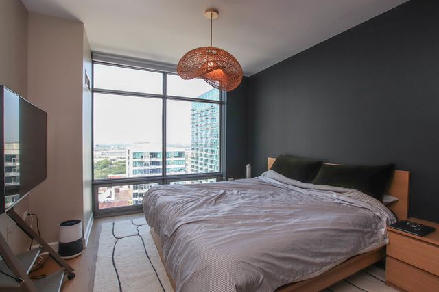 100 E 14TH Street 1706, Chicago, IL 60605