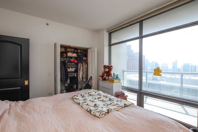 100 E 14TH Street 1706, Chicago, IL 60605