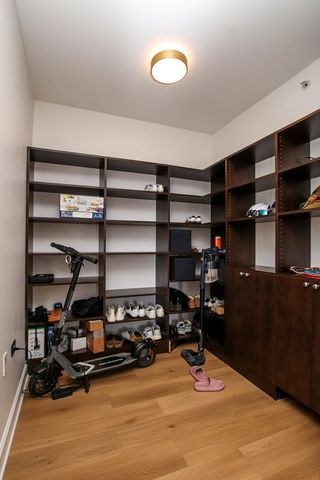 100 E 14TH Street 1706, Chicago, IL 60605
