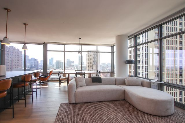 100 E 14TH Street 1706, Chicago, IL 60605