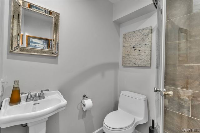 216 North Linden Street, Amherst, NY 14221