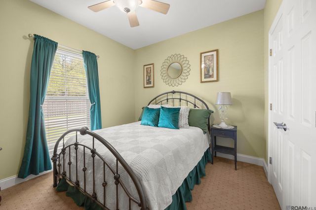 18120 Laura Lee Drive, Ponchatoula, LA 70454