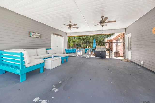 18120 Laura Lee Drive, Ponchatoula, LA 70454