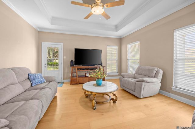 18120 Laura Lee Drive, Ponchatoula, LA 70454