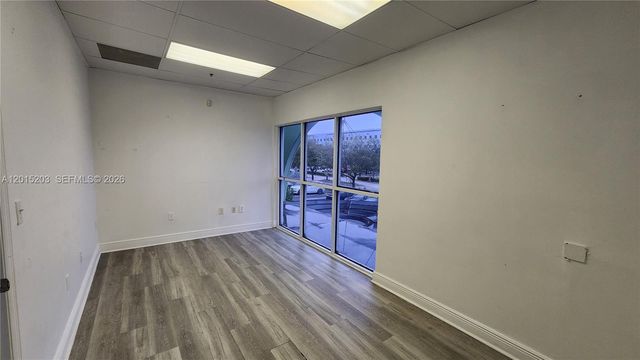 7766 NW 46th St, Doral, FL 33166