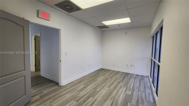 7766 NW 46th St, Doral, FL 33166