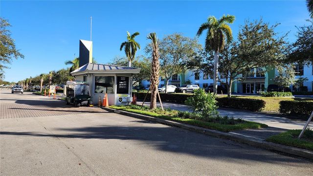 7766 NW 46th St, Doral, FL 33166