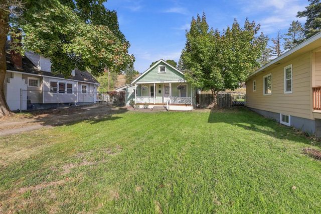 1226 W Alice Ave, Spokane, WA 99205