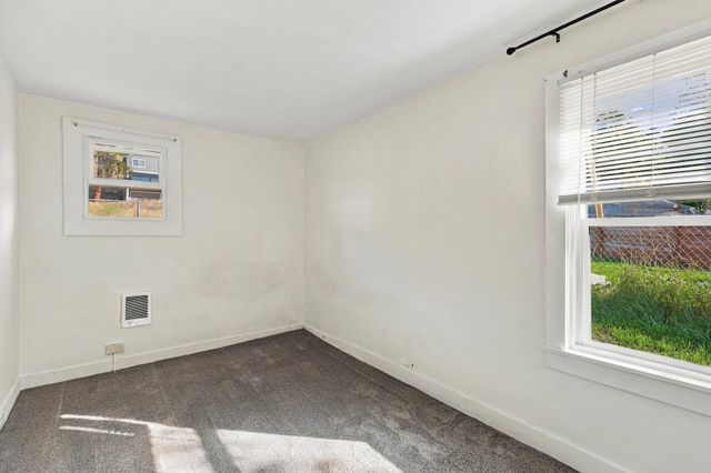 1226 W Alice Ave, Spokane, WA 99205