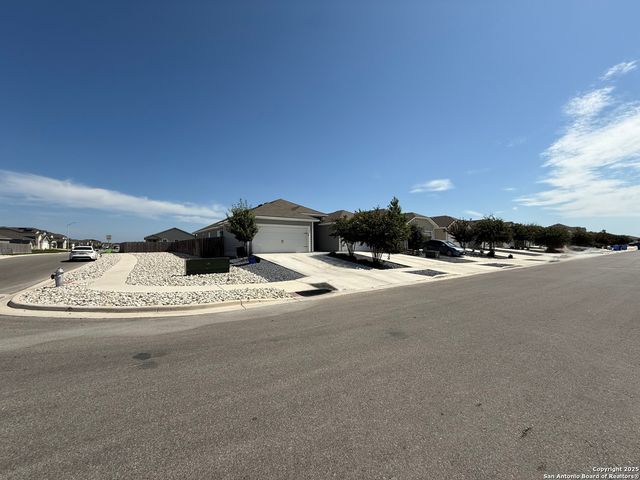 612-614 Heathers Way, Seguin, TX 78155