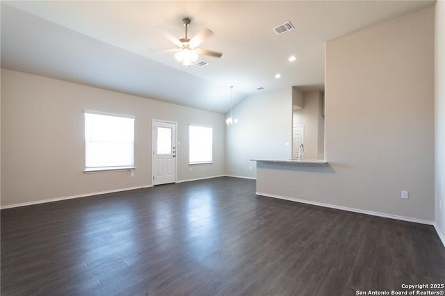 612-614 Heathers Way, Seguin, TX 78155