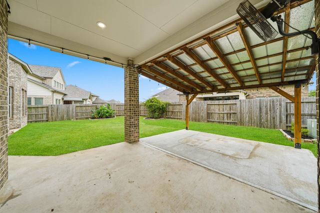 33580 Green Prairie Drive, Brookshire, TX 77423