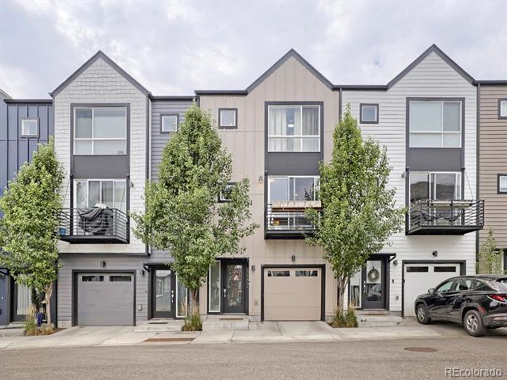 5666 W 10th Place, Denver, CO 80214