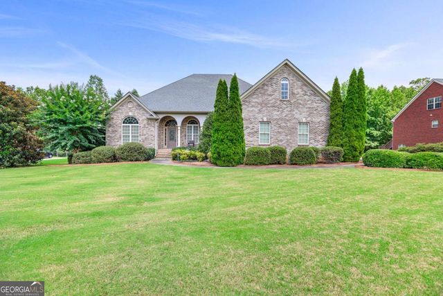230 Hummingbird Court, Hampton, GA 30228