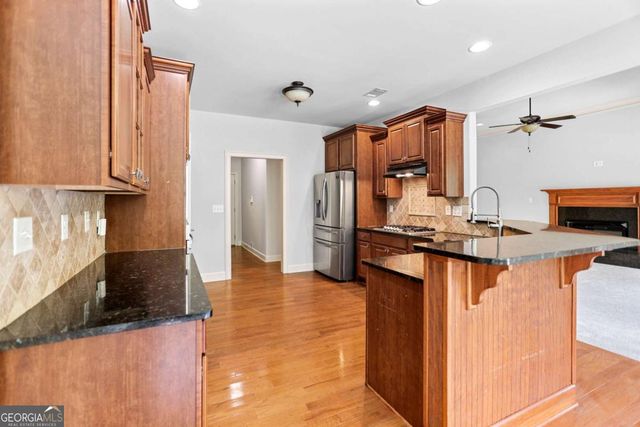 230 Hummingbird Court, Hampton, GA 30228