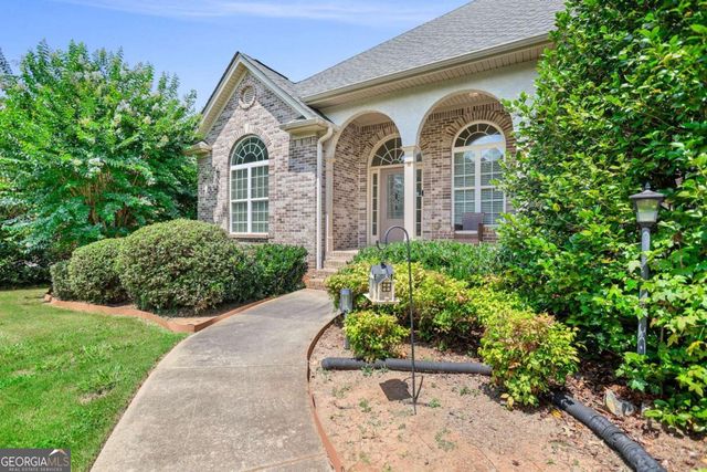 230 Hummingbird Court, Hampton, GA 30228