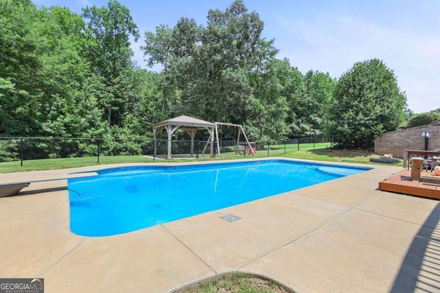 230 Hummingbird Court, Hampton, GA 30228