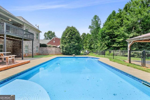 230 Hummingbird Court, Hampton, GA 30228