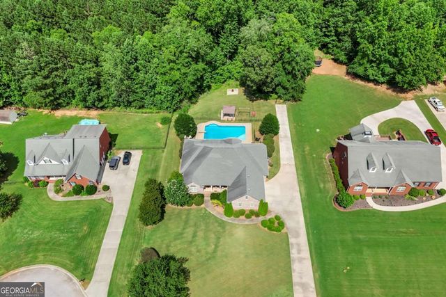 230 Hummingbird Court, Hampton, GA 30228