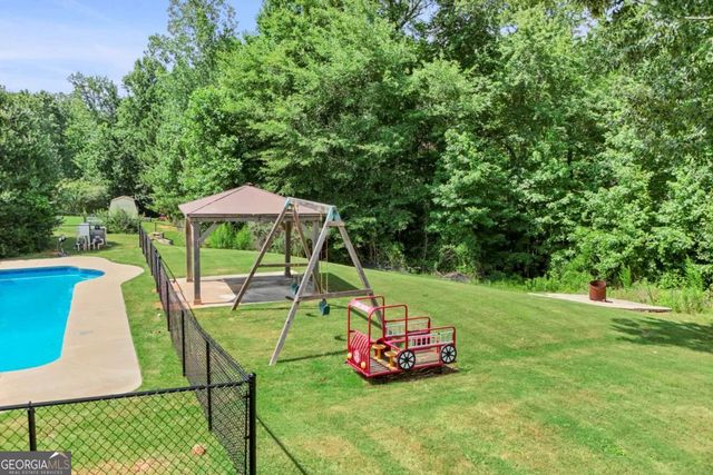 230 Hummingbird Court, Hampton, GA 30228