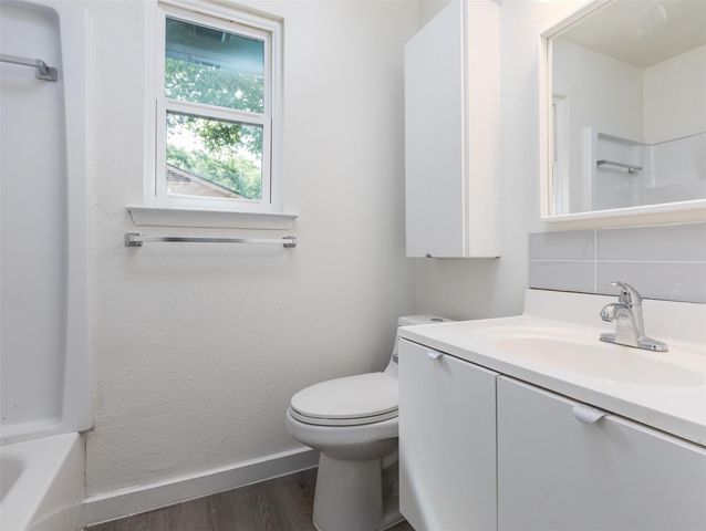 6702 Rockridge CT, Austin, TX 78744