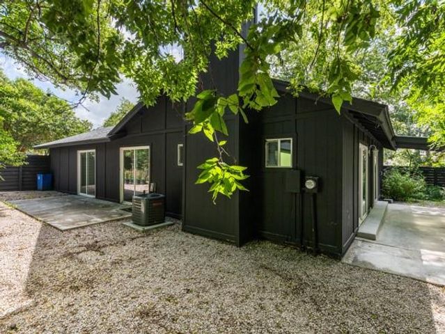 6702 Rockridge CT, Austin, TX 78744