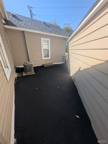 304 W Main Street, East Alton, IL 62024