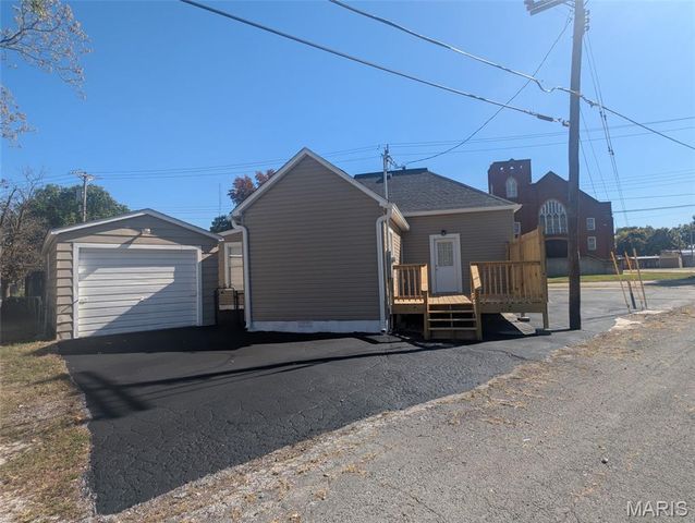 304 W Main Street, East Alton, IL 62024