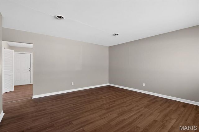 4426 Treadway Lane, St Louis, MO 63134