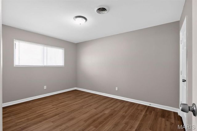 4426 Treadway Lane, St Louis, MO 63134