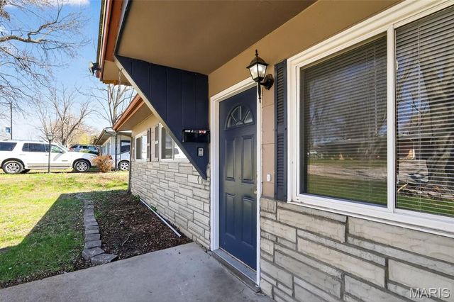 4426 Treadway Lane, St Louis, MO 63134