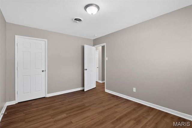 4426 Treadway Lane, St Louis, MO 63134