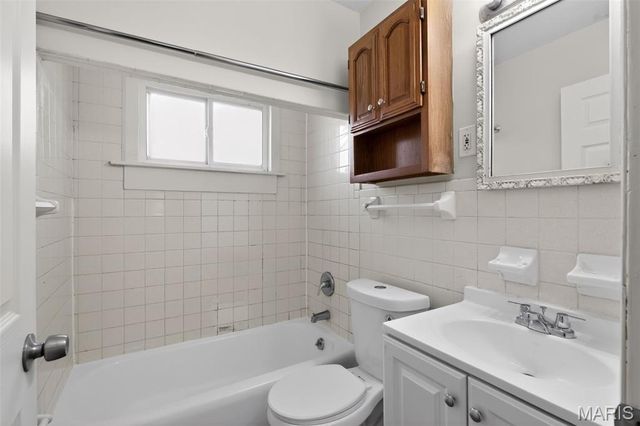 4426 Treadway Lane, St Louis, MO 63134