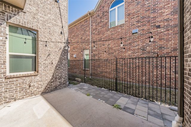 8075 Sunflower Lane, Dallas, TX 75252