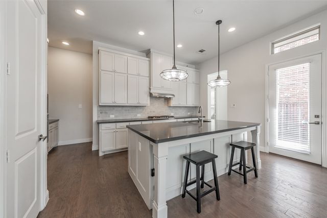 8075 Sunflower Lane, Dallas, TX 75252