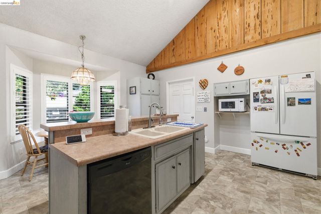 19376 Poplar Cir, Twain Harte, CA 95383