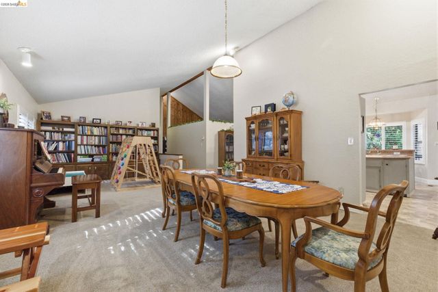 19376 Poplar Cir, Twain Harte, CA 95383