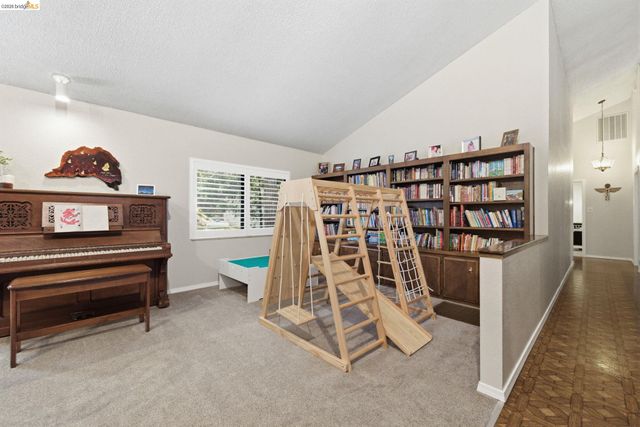 19376 Poplar Cir, Twain Harte, CA 95383