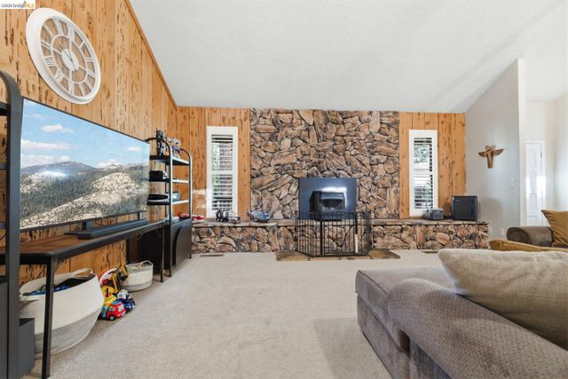 19376 Poplar Cir, Twain Harte, CA 95383