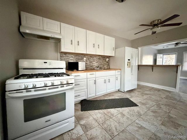 2396 Superior Street, Trenton, MI 48183